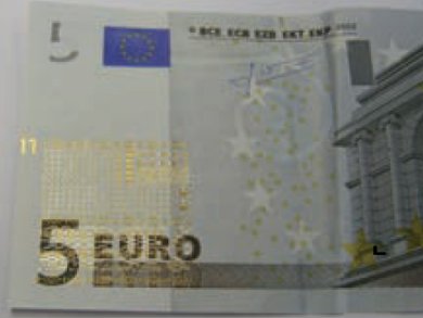 Organic Electronics on Banknotes