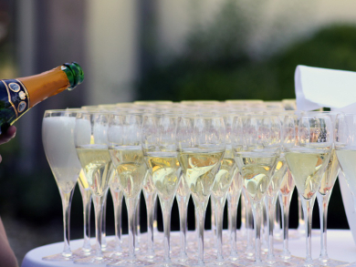 How to Best Serve Champagne