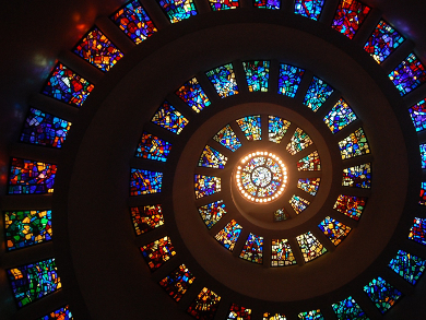 Silver Particles Make Rainbow Glass